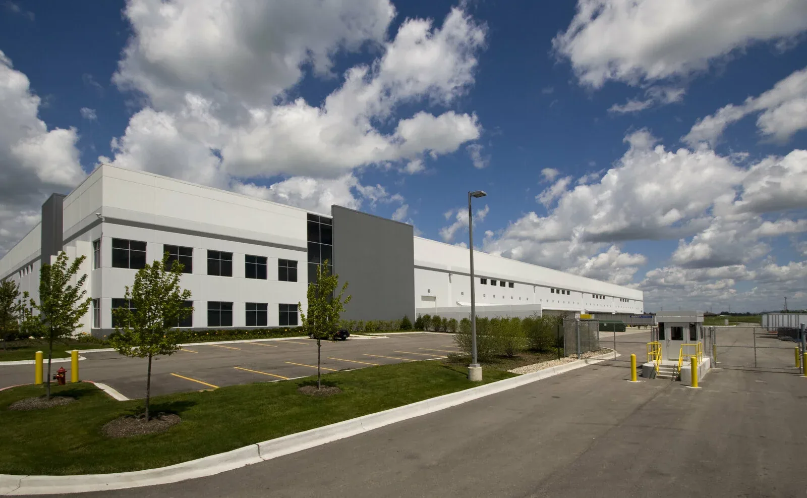 BMW Office, Showroom & Warehouse/DC